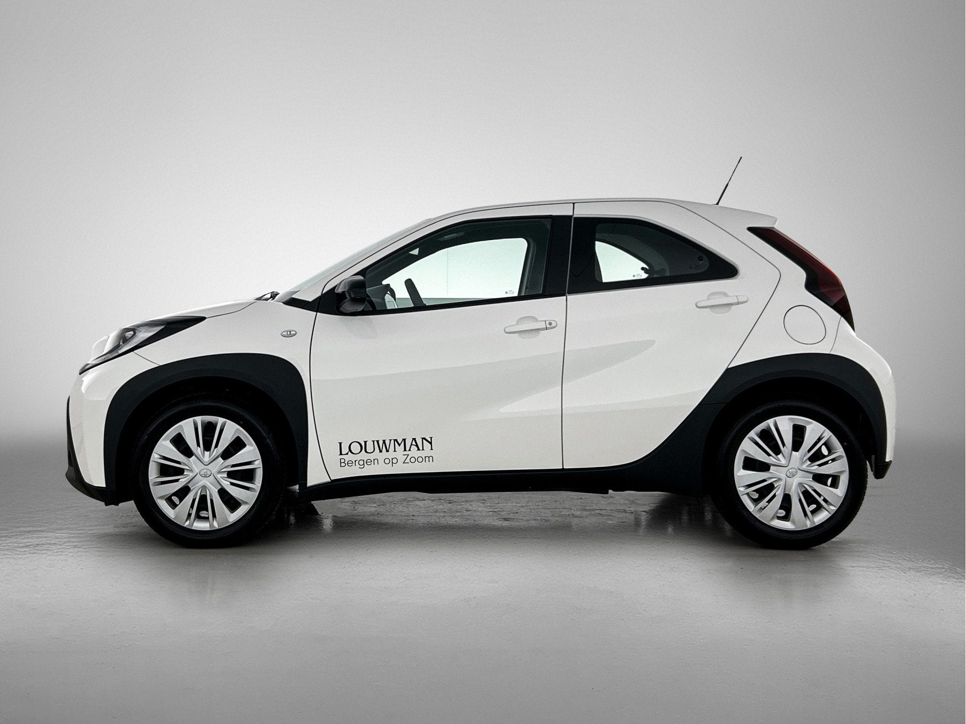 Toyota Aygo X 1.0 VVT-i MT Play Demo (bj 2025), Auto's, Toyota, 12 maanden, Stof, 920 kg, 4 stoelen
