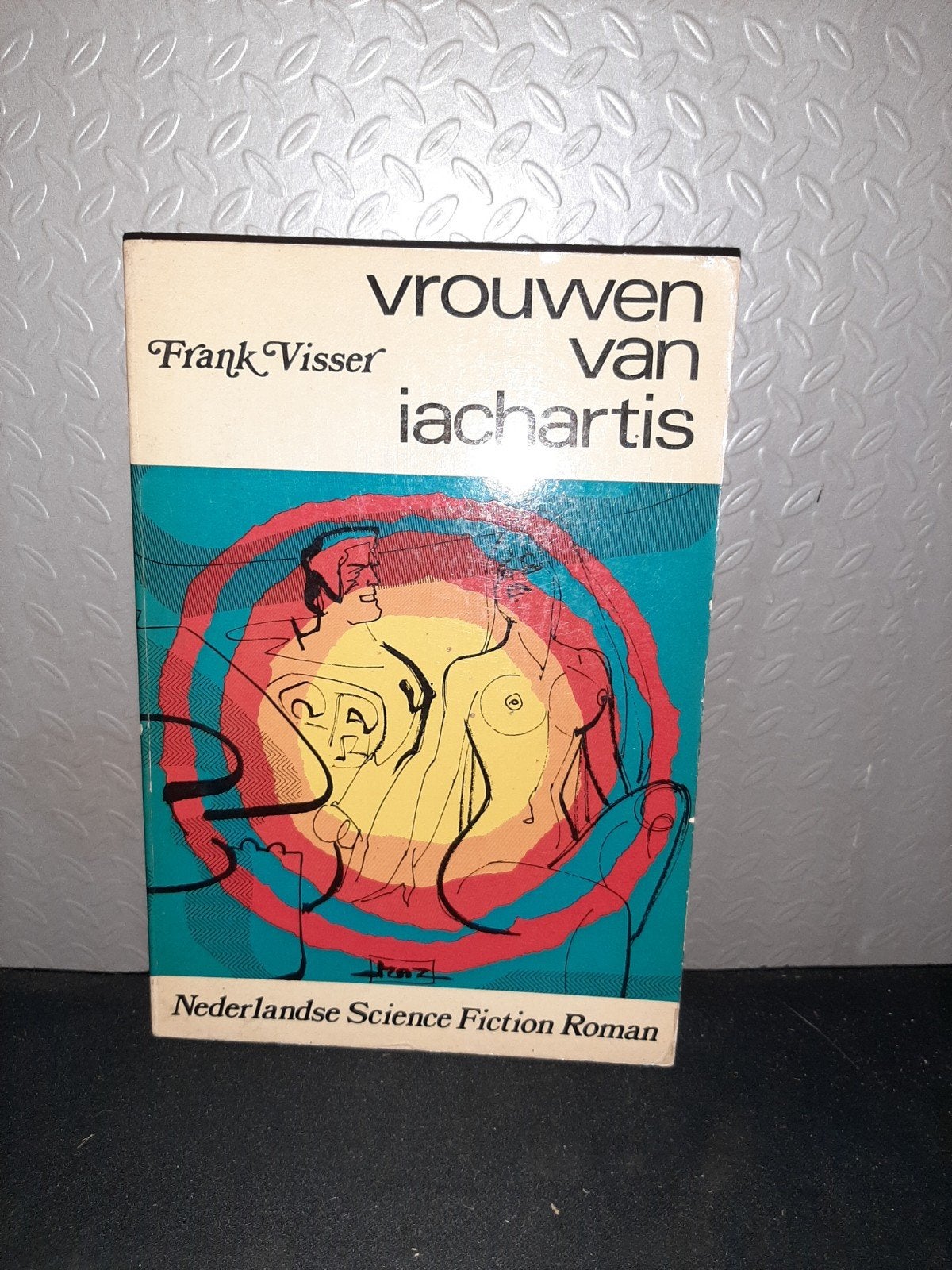 Vrouwen van Iachartis - Frank Visser (Nederlandse SF Roman), Ophalen of Verzenden, Gelezen, Frank Visser