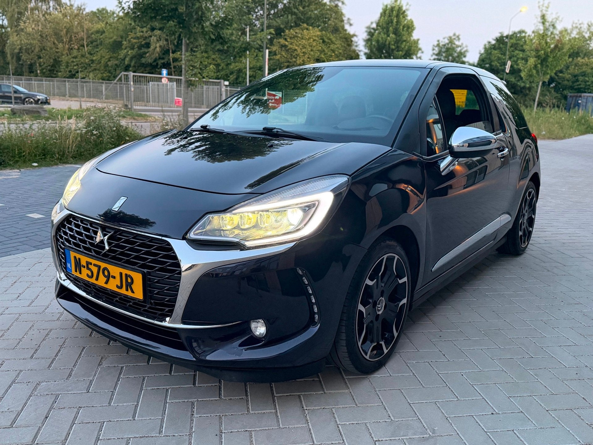 DS 3 1.6 THP Sport Chic (bj 2015) 60th anniversary|Xenon|Nav, Auto's, DS, Voorwielaandrijving, Gebruikt, Euro 6, Blauw