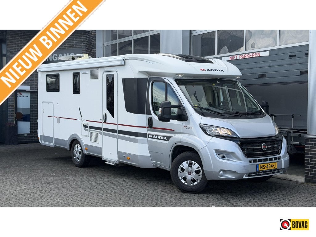 Adria Coral Plus 670 SL, Half-automaat, Fiat, Tot en met 2, 7 tot 8 meter