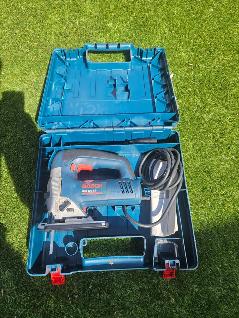 Bosch GST 120 BE Decoupeerzaag - ZGAN met lichte vlekjes, 600 tot 1200 watt, Ophalen of Verzenden, Zo goed als nieuw, Bosch