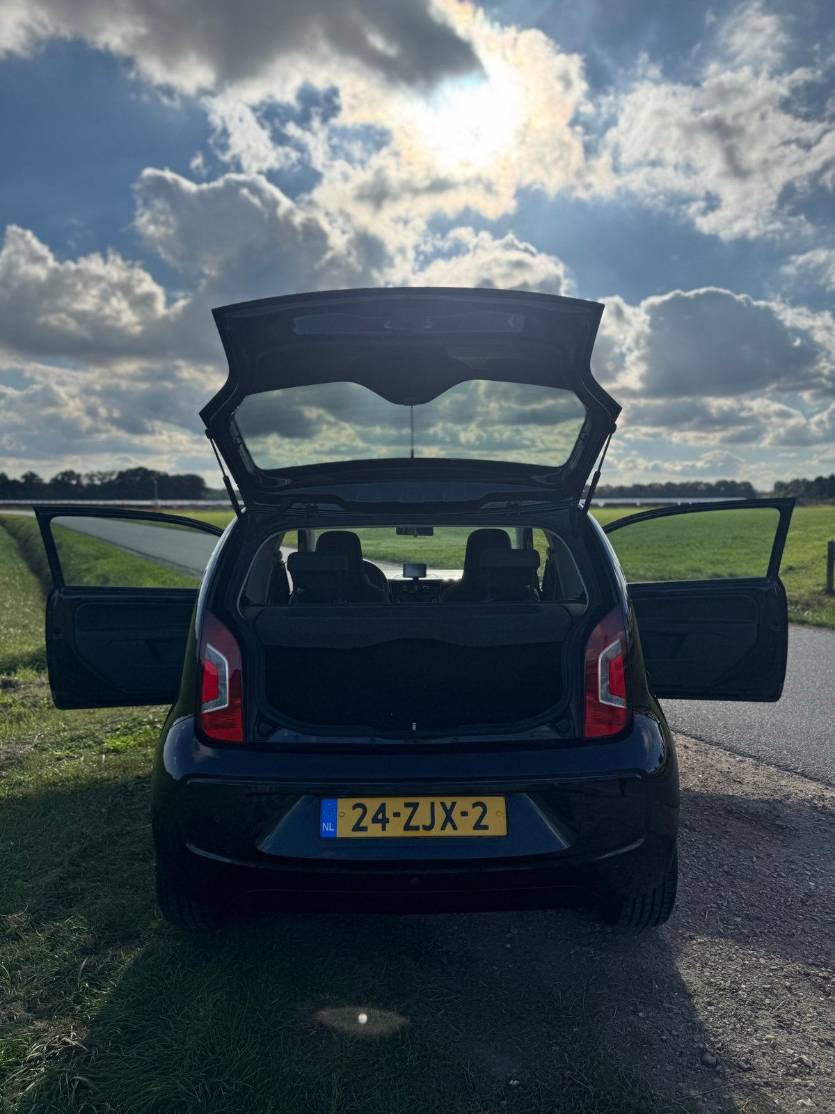 Foto 7 van Volkswagen up! 1.0 55KW AUT 2013 Zwart