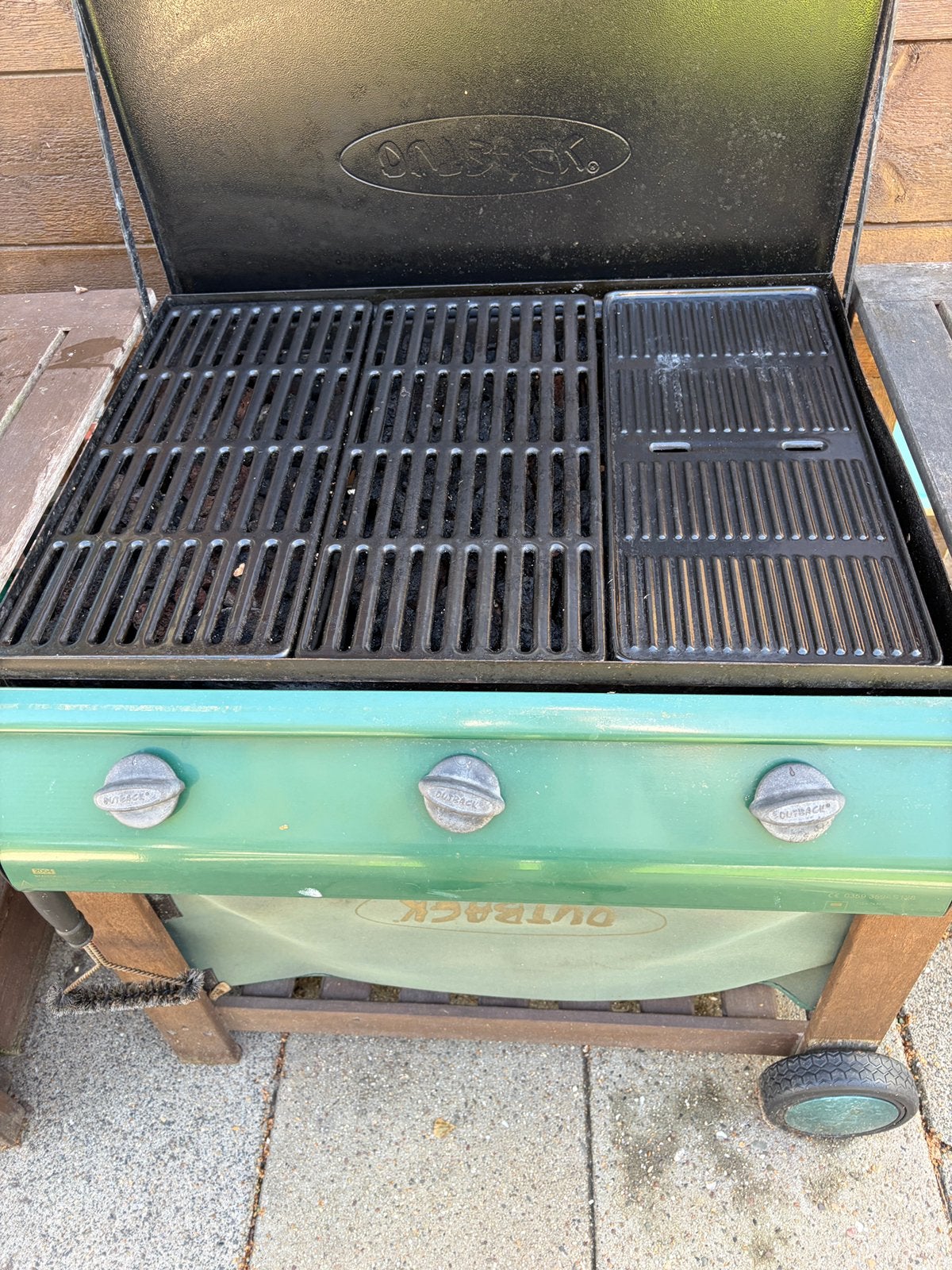NETTE GAS BBQ MET GASFLES EN TOEBEHOREN, Ophalen, Gebruikt