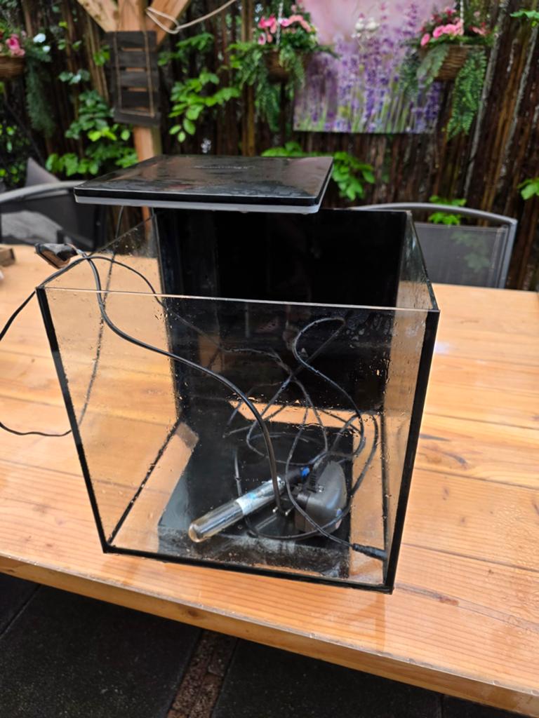 Superfish qubic 30, Ophalen, Zo goed als nieuw, Leeg aquarium