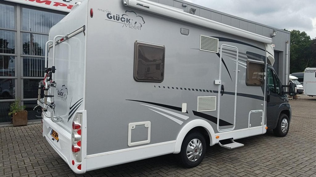 4p Mooie en complete Glucksmobil T64 '12 2.3Mj 130pk 84dkm, Caravans en Kamperen, Ringverwarming, Fiat, Koelkast, 6 tot 7 meter