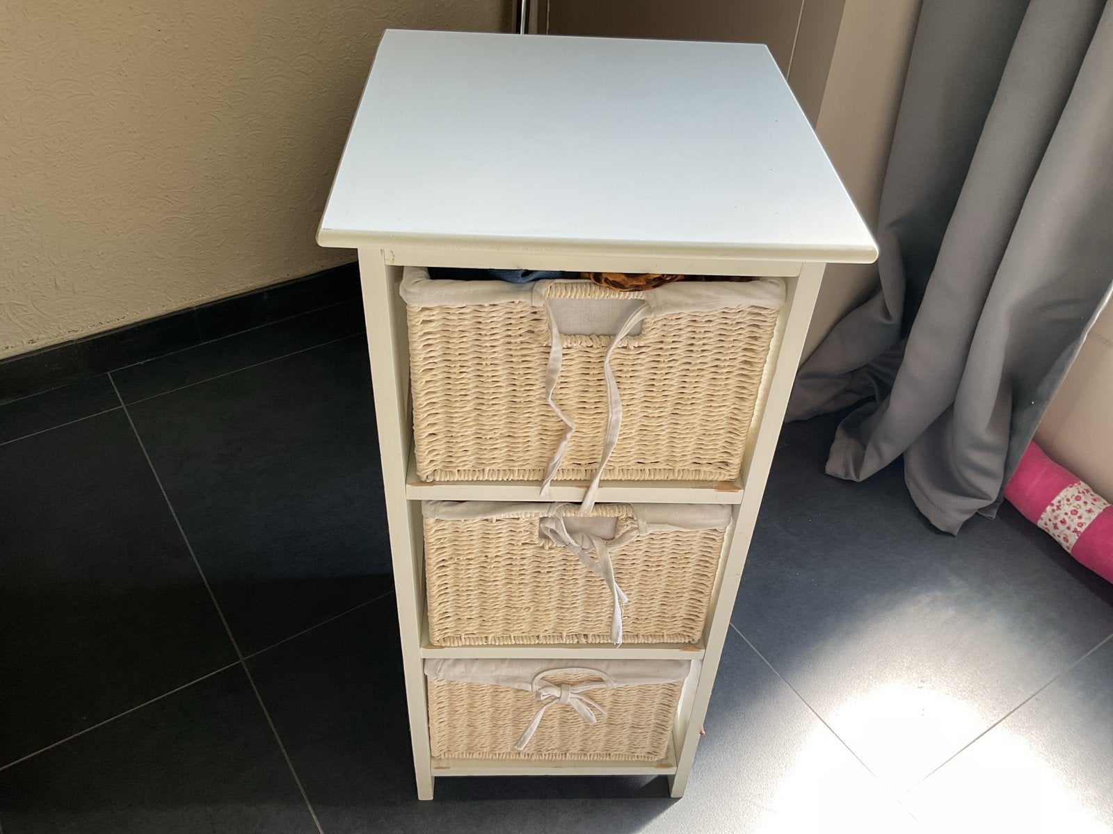 Nachtkastje met 3 rieten manden, Huis en Inrichting, Minder dan 50 cm, Gebruikt, 100 tot 150 cm, Ophalen of Verzenden