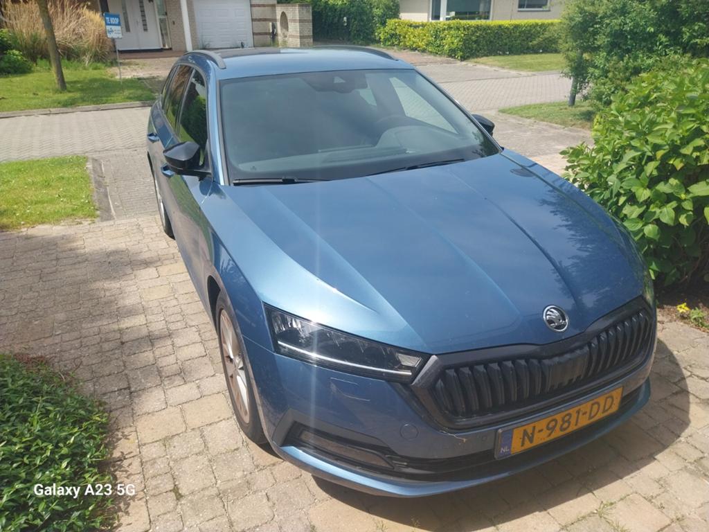 Skoda Octavia 1.0 TSI E-tech Mhev 122 pk DSG 2021 BTW auto, Blauw, 1253 kg, Hybride Elektrisch/Benzine, 3 cilinders