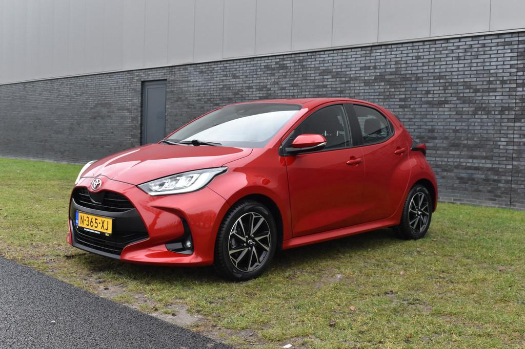 Toyota Yaris 1.5 VVT-i Dynamic 1e eigenaar Navigatie Parkeer, Voorwielaandrijving, 12 maanden, Stof, Euro 6