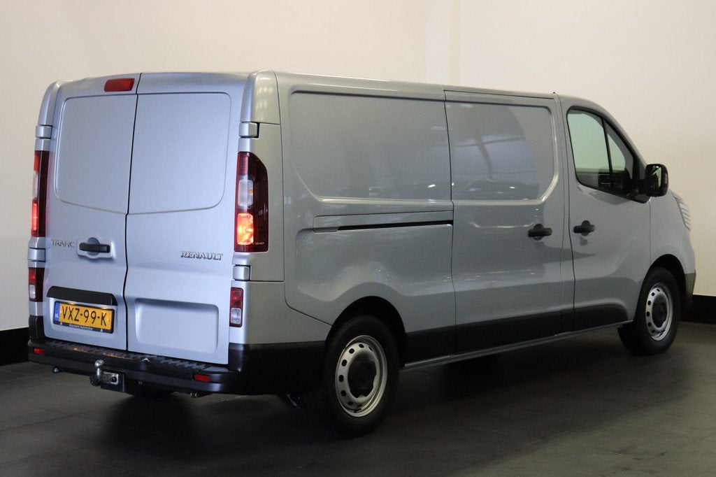 Renault Trafic 2.0 dCi 110PK L2 EURO 6 - Airco - Cruise - Tr, Auto's, Voorwielaandrijving, Stof, Gebruikt, 4 cilinders