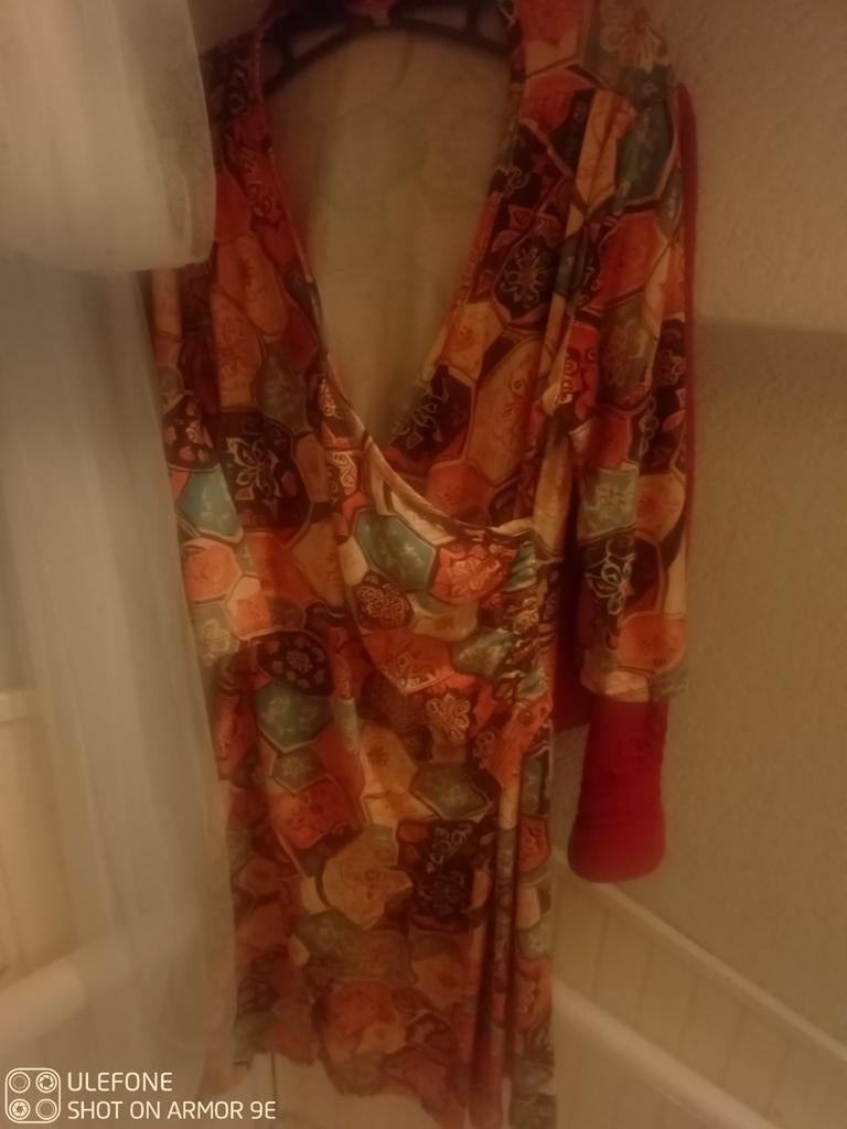 Tantilly overslagjurk, Kleding | Dames, Ophalen of Verzenden, Zo goed als nieuw, Maat 46/48 (XL) of groter, Zwart