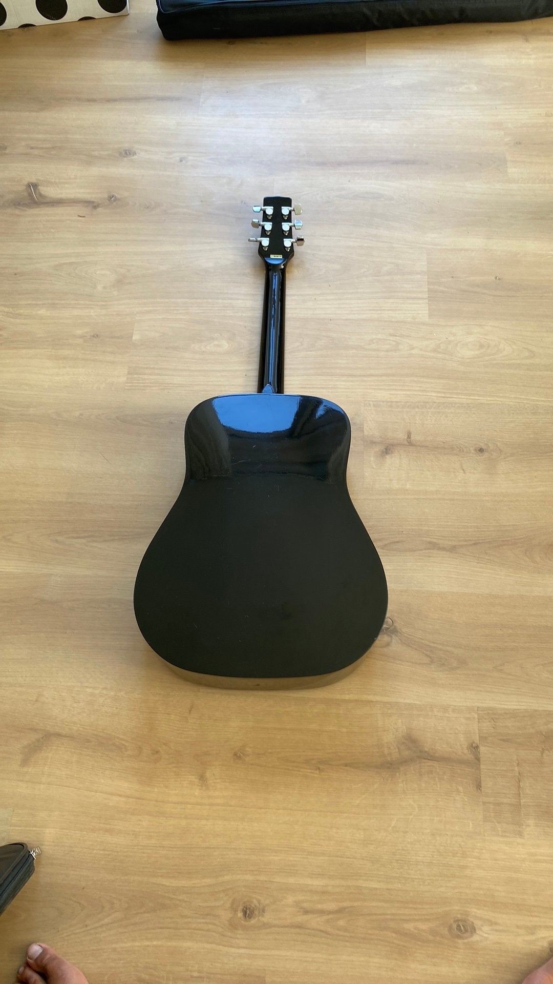 Foto 7 van Linkshandige gitaar van Samick met gitaarhoes van rockbag.