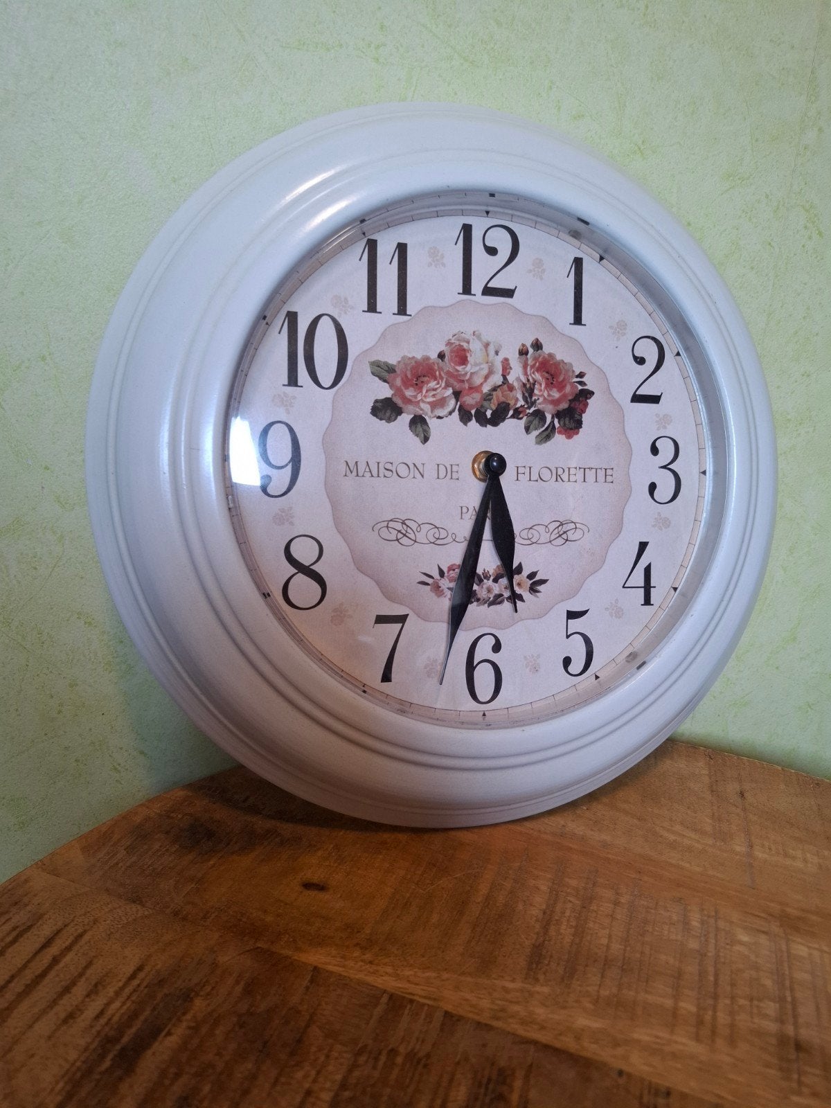 Wandklok Maison de Florette ca 32 cm, Ophalen of Verzenden, Zo goed als nieuw, Analoog, Wandklok