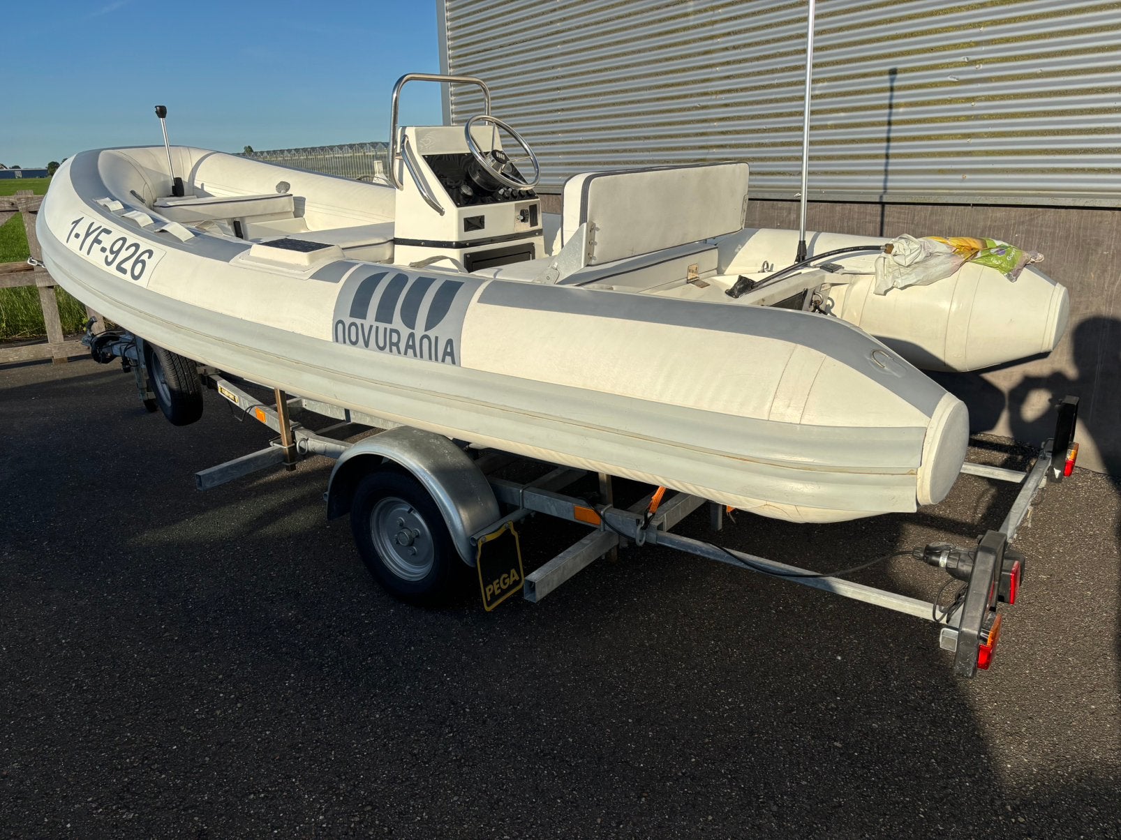 Novurania 430 DL, Watersport en Boten, Ophalen, Zo goed als nieuw, Polyester, Buitenboordmotor