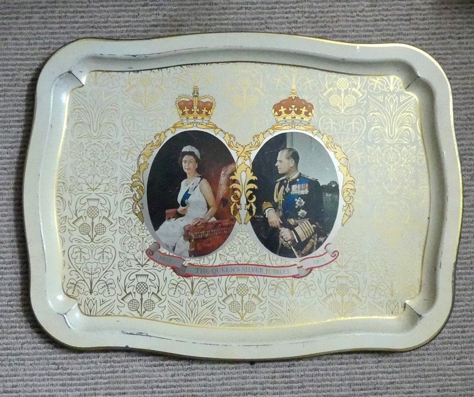 Queen Elizabeth II silver jubilee dienblad 1977, Verzamelen, Ophalen of Verzenden, Gebruikt, Buitenland, Servies