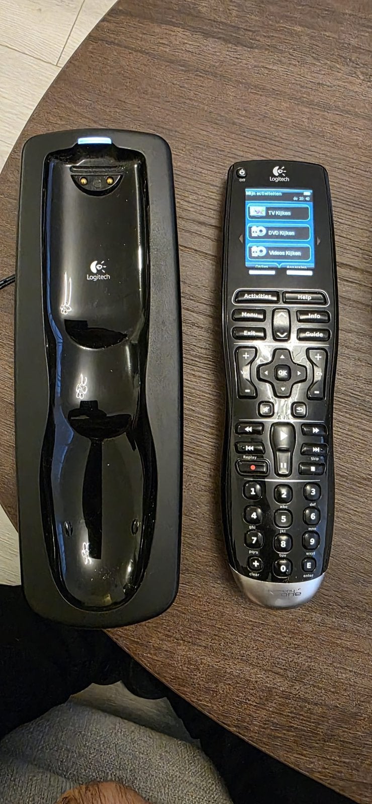 Logitech afstandbediening, Audio, Tv en Foto, Ophalen, Zo goed als nieuw