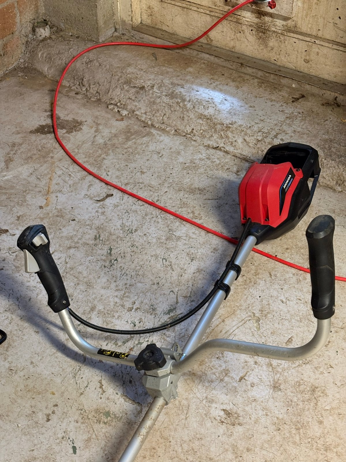 Honda Accu Bosmaaier HHT 36 AXB - Gebruikt, Goede Staat, Tuin en Terras, Ophalen, Gebruikt, Accu-grasmaaier