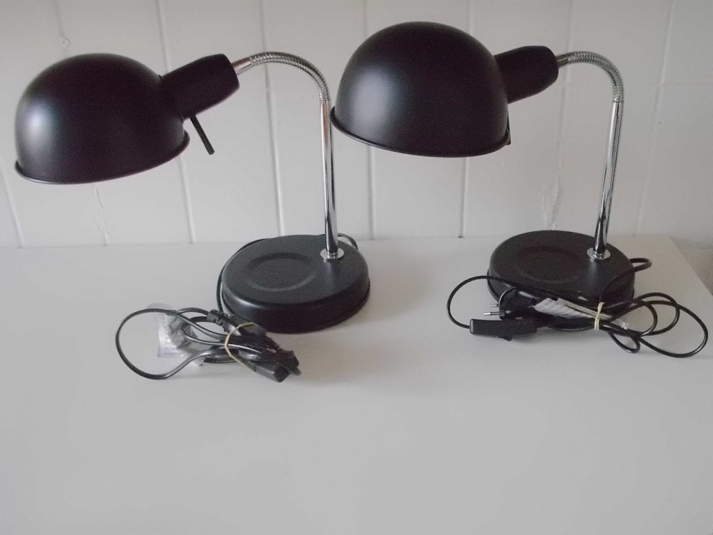 2 x kleine bureaulampen zwart metaal gebruikt, netjes, LED!, Huis en Inrichting, Ophalen, Bureaulamp, Gebruikt, Overige merken