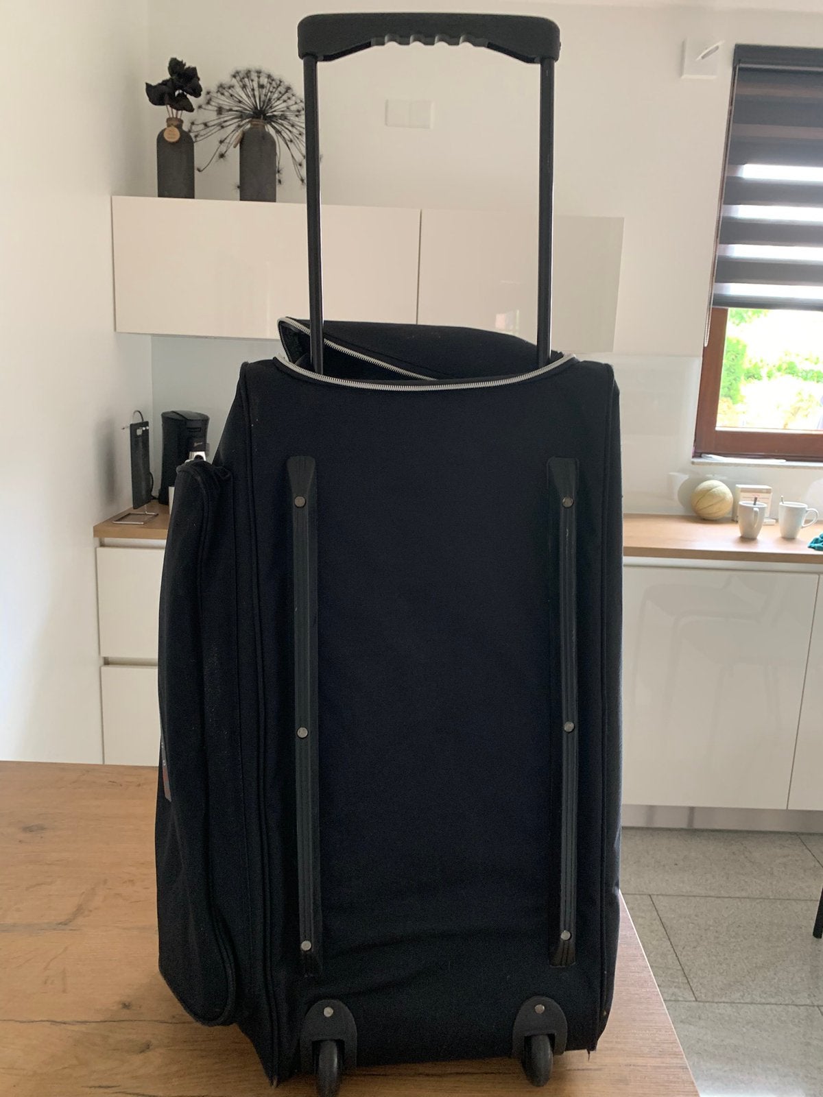 Reistas met wielen 75 liter, Ophalen, 30 cm of meer, Zwart, Zo goed als nieuw