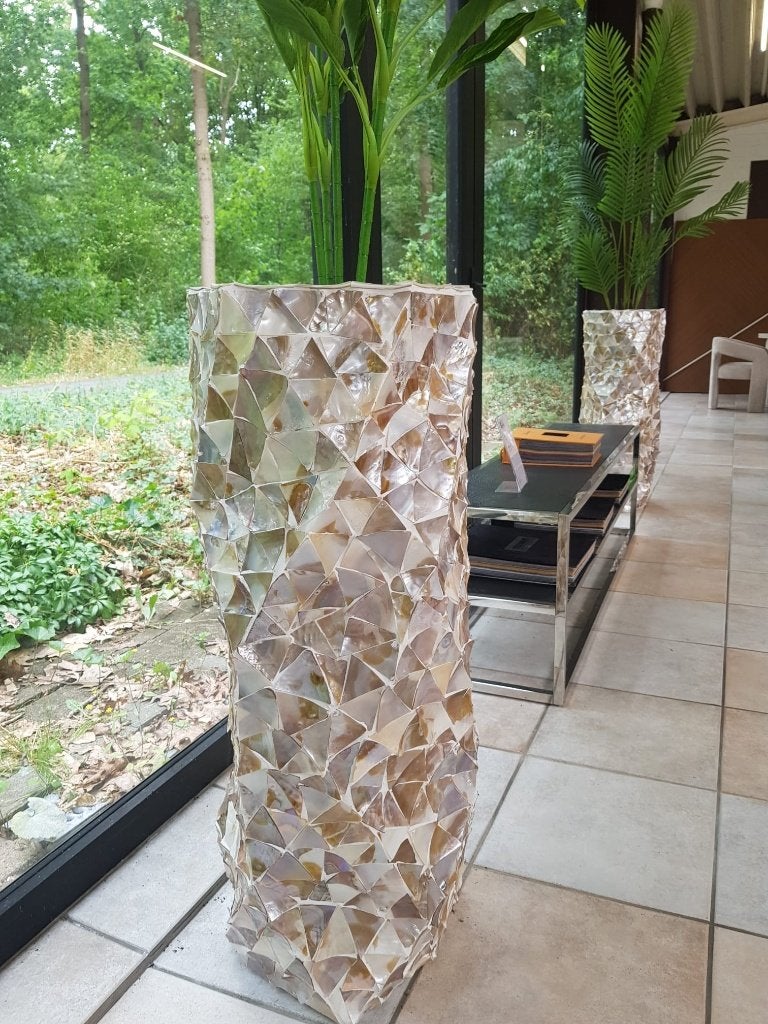 Exclusieve parelmoeren schelpvaas – 120 cm – Handgemaakt, Ophalen, Handgemaakt, Wit, 120 cm
