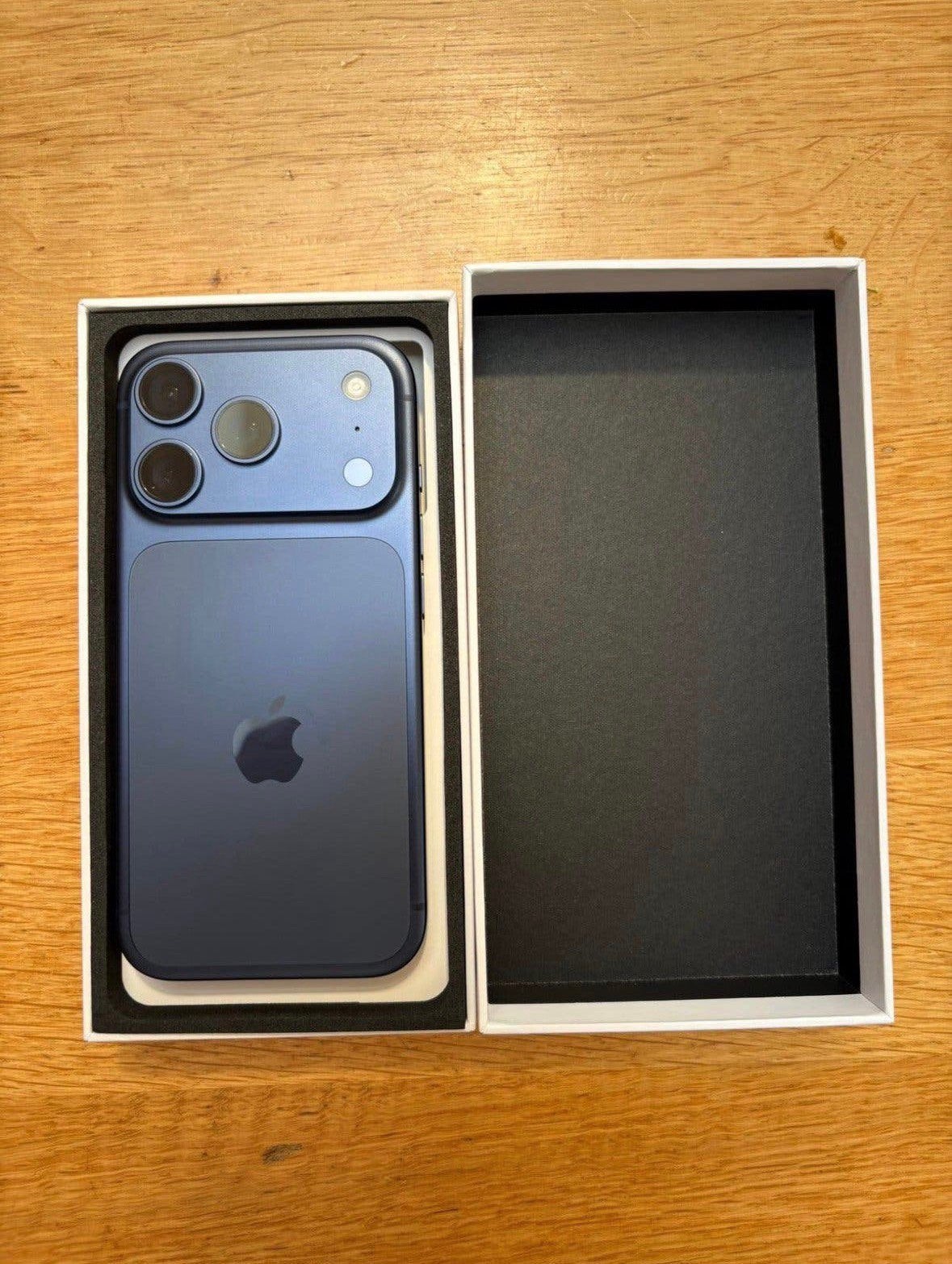 IPhone 17 PRO 256 GB | NIEUW l Dark Blue, Nieuw, 100 %, Ophalen, 256 GB
