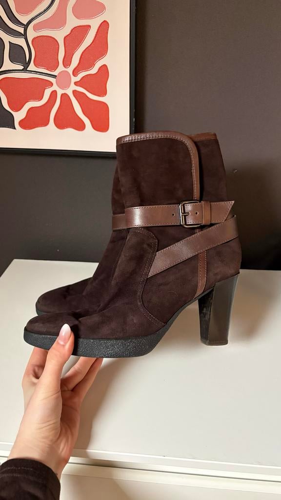 Tod's bruine suède laarsjes - Maat 41 - Zo goed als nieuw, Ophalen of Verzenden, Zo goed als nieuw, Bruin, Lage of Enkellaarzen