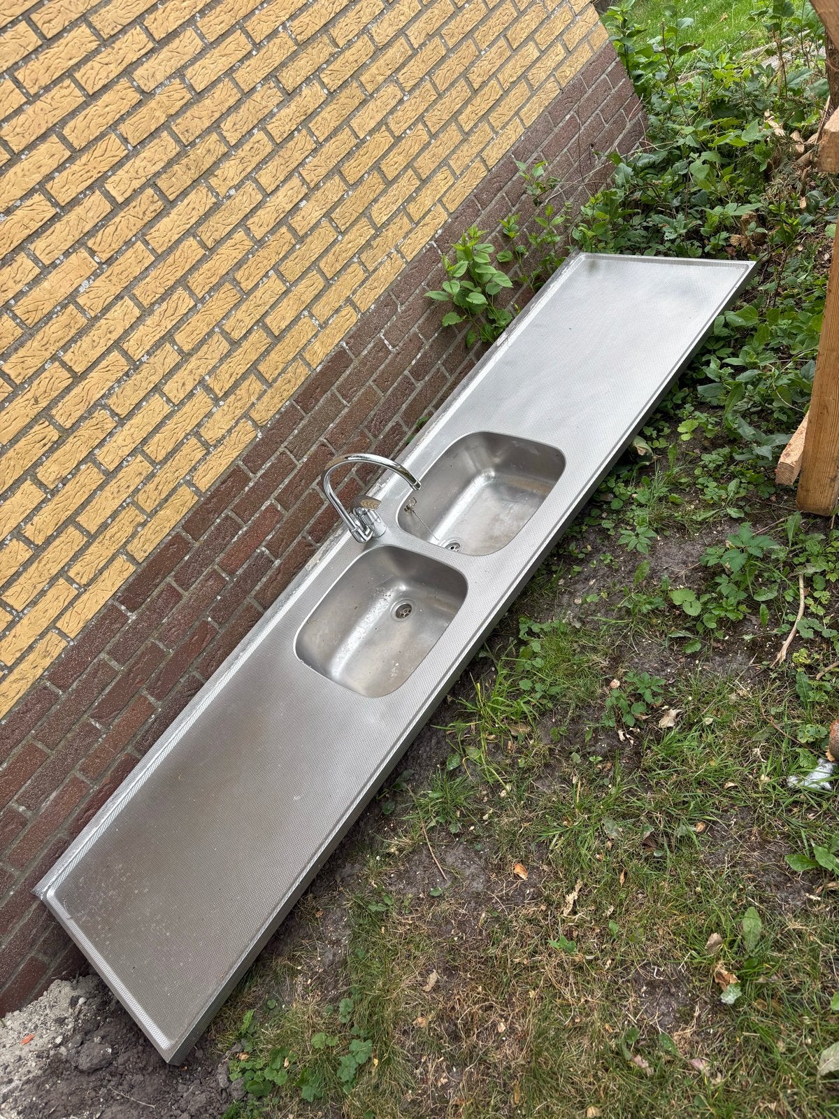 RVS spoelbak met kraan - 220x55cm, Huis en Inrichting, Keuken | Keukenbenodigdheden, Ophalen of Verzenden, Gebruikt, Metaal, Zilver