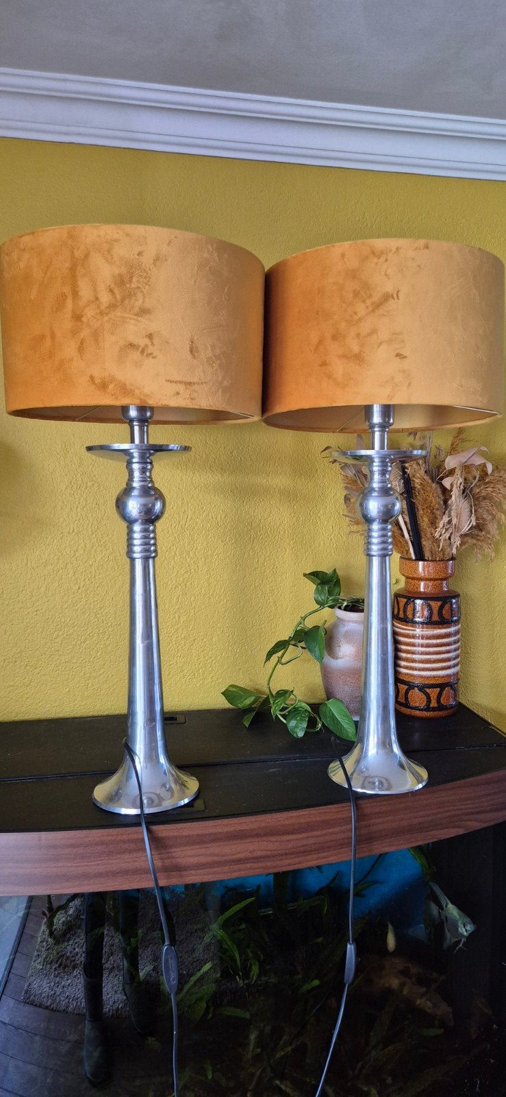 Set van 2 elegante tafellampen met okergele kap - 70 cm, Huis en Inrichting, Ophalen of Verzenden, Met kap, Schemerlamp, Zilver