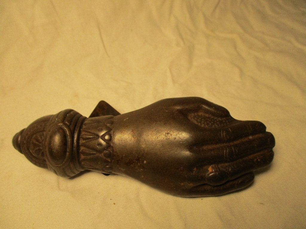 antiek een brons deurklopper handje met ring, Ophalen of Verzenden