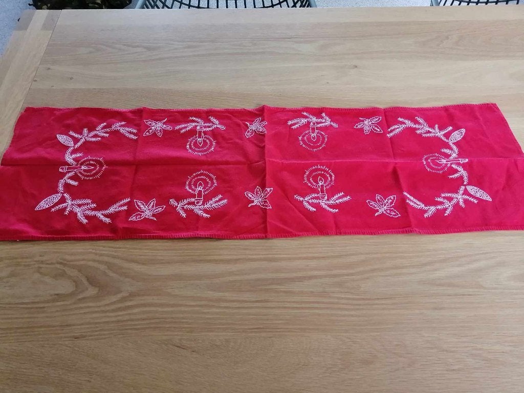 Geborduurd kerst tafelloper, Ophalen, Gebruikt