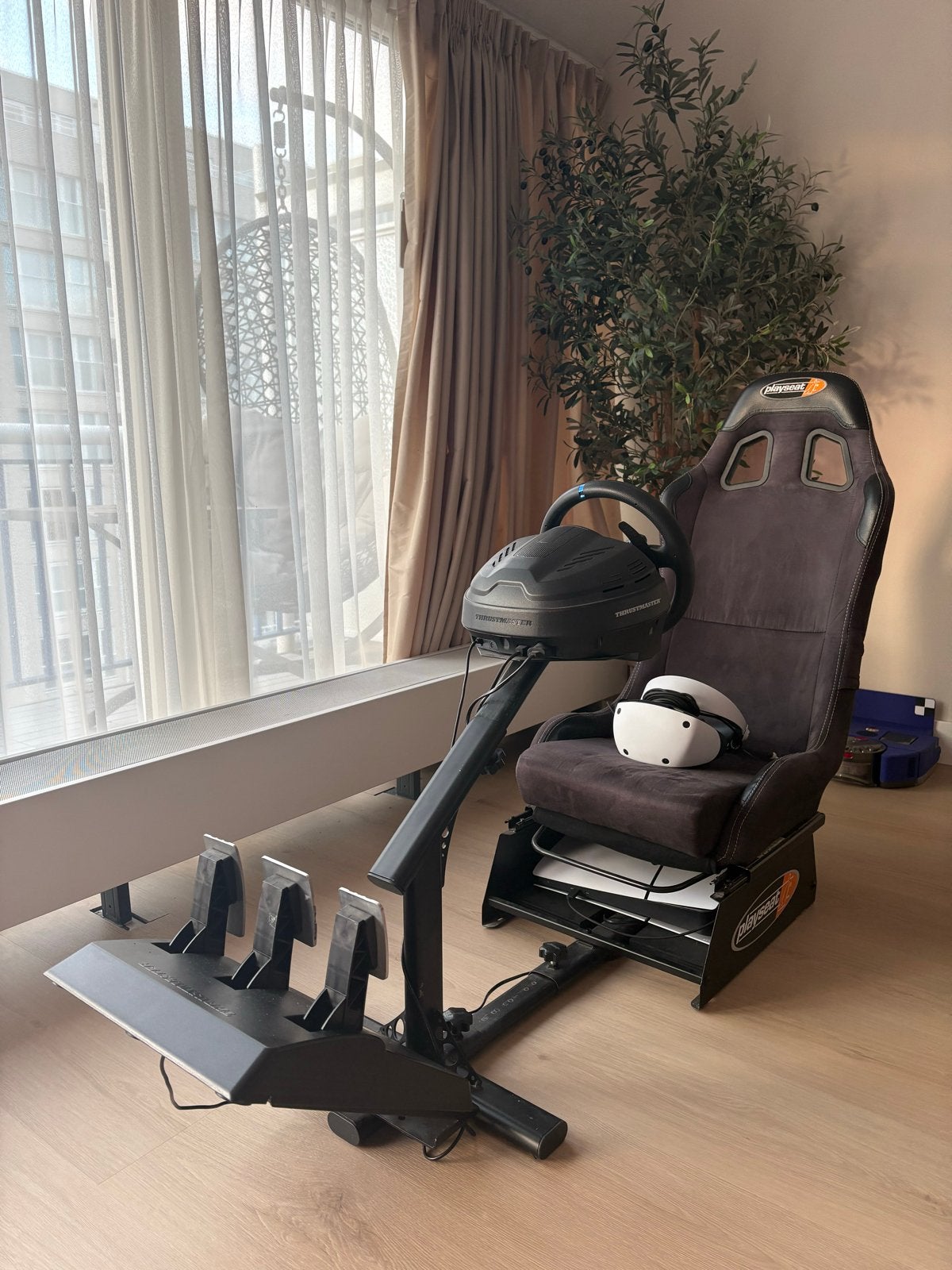 Playseat met Thrustmaster T300 RS GT racestuur en pedalen, Ophalen, Zo goed als nieuw