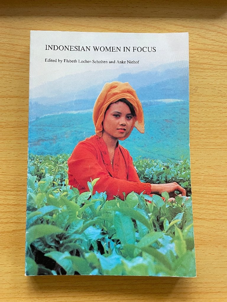 Kijk op Indonesische vrouwen, Ophalen of Verzenden, Zo goed als nieuw, Elsbeth Locher-Scholten & Anke Niehof