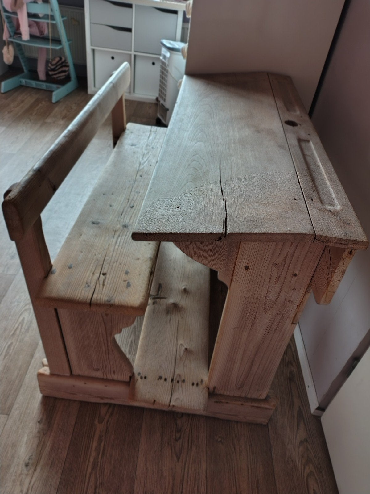 Vintage houten lessenaar / schoolbank met bankje / bureau, Ophalen