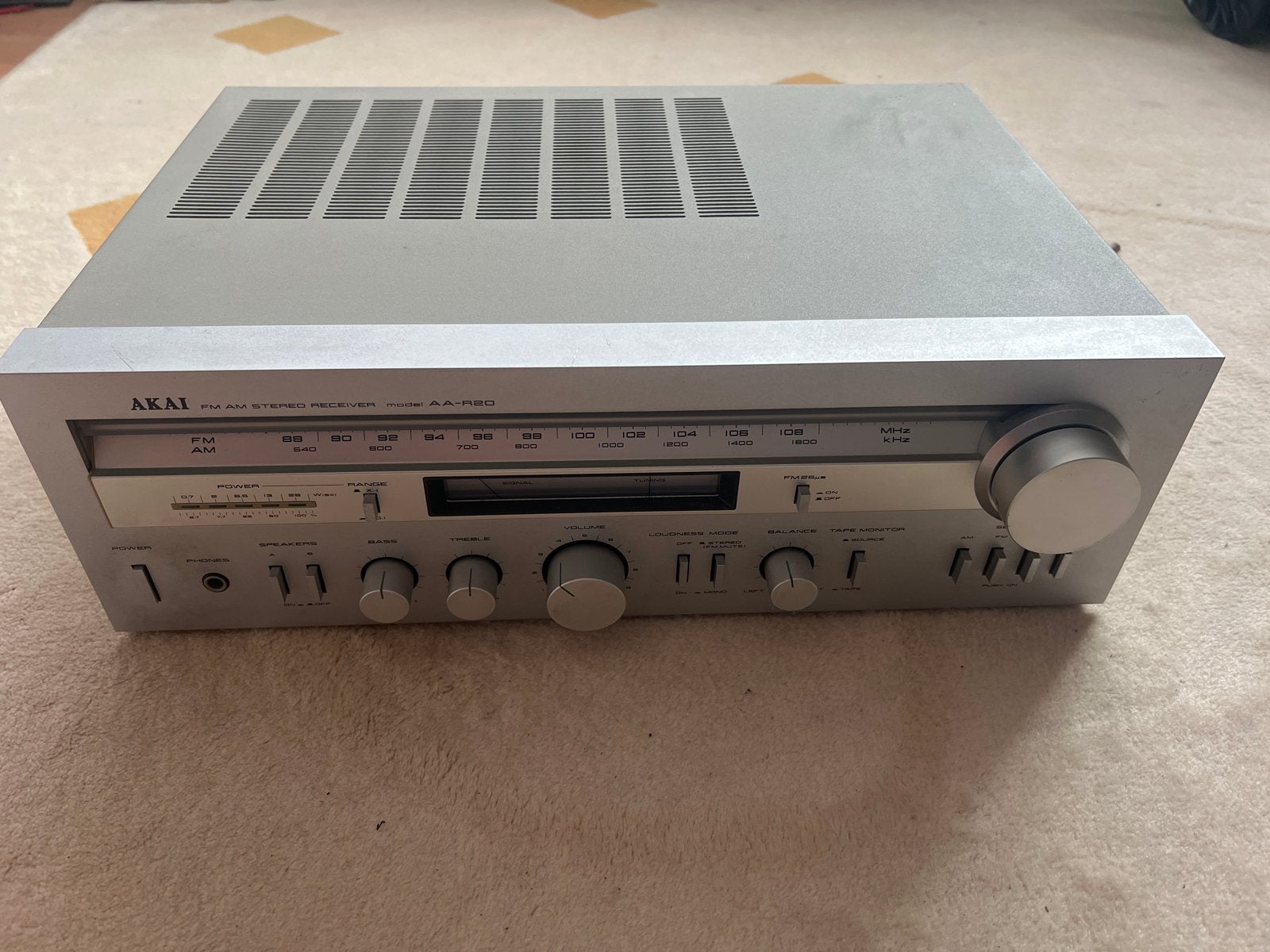 Akai AA-R20 Stereo Receiver - Defect voor onderdelen, Audio, Tv en Foto, Versterkers en Receivers, Niet werkend, Ophalen, Overige merken