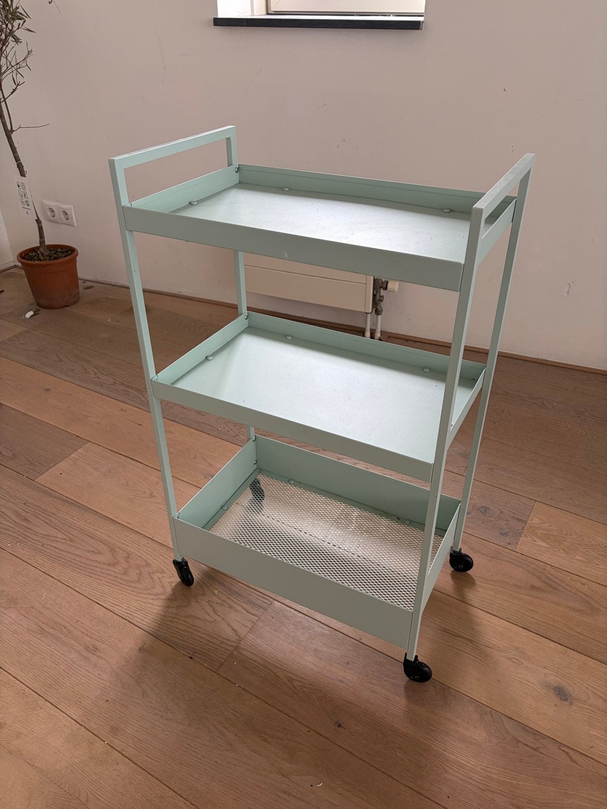 Lichtgroene metalen trolley met wielen, Ophalen, Gebruikt