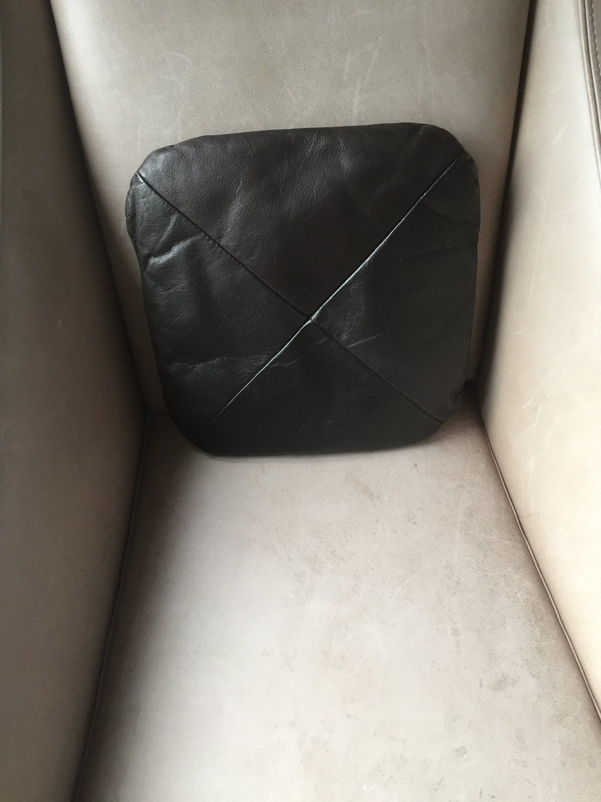 Leren  kussen bruin 30x30 cm, Huis en Inrichting, Ophalen of Verzenden, Zo goed als nieuw, Bruin, Vierkant
