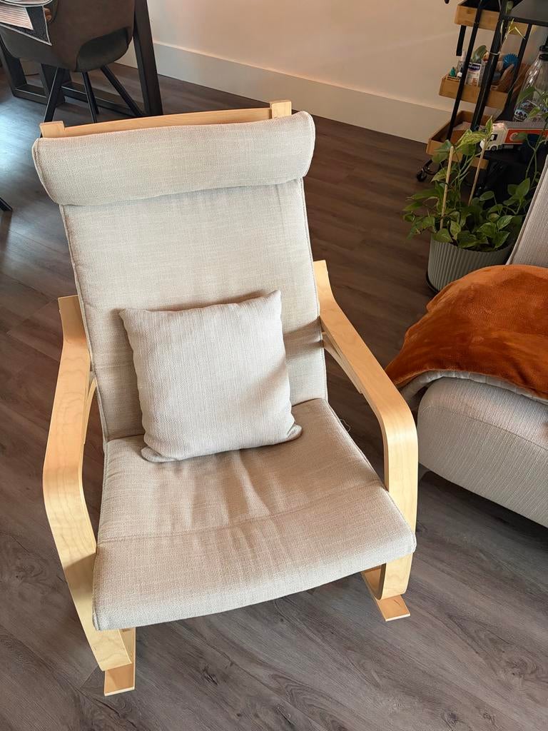 IKEA POÄNG Schommelstoel, wit eikenfineer/Hillared beige, Huis en Inrichting, Fauteuils, Ophalen, Zo goed als nieuw