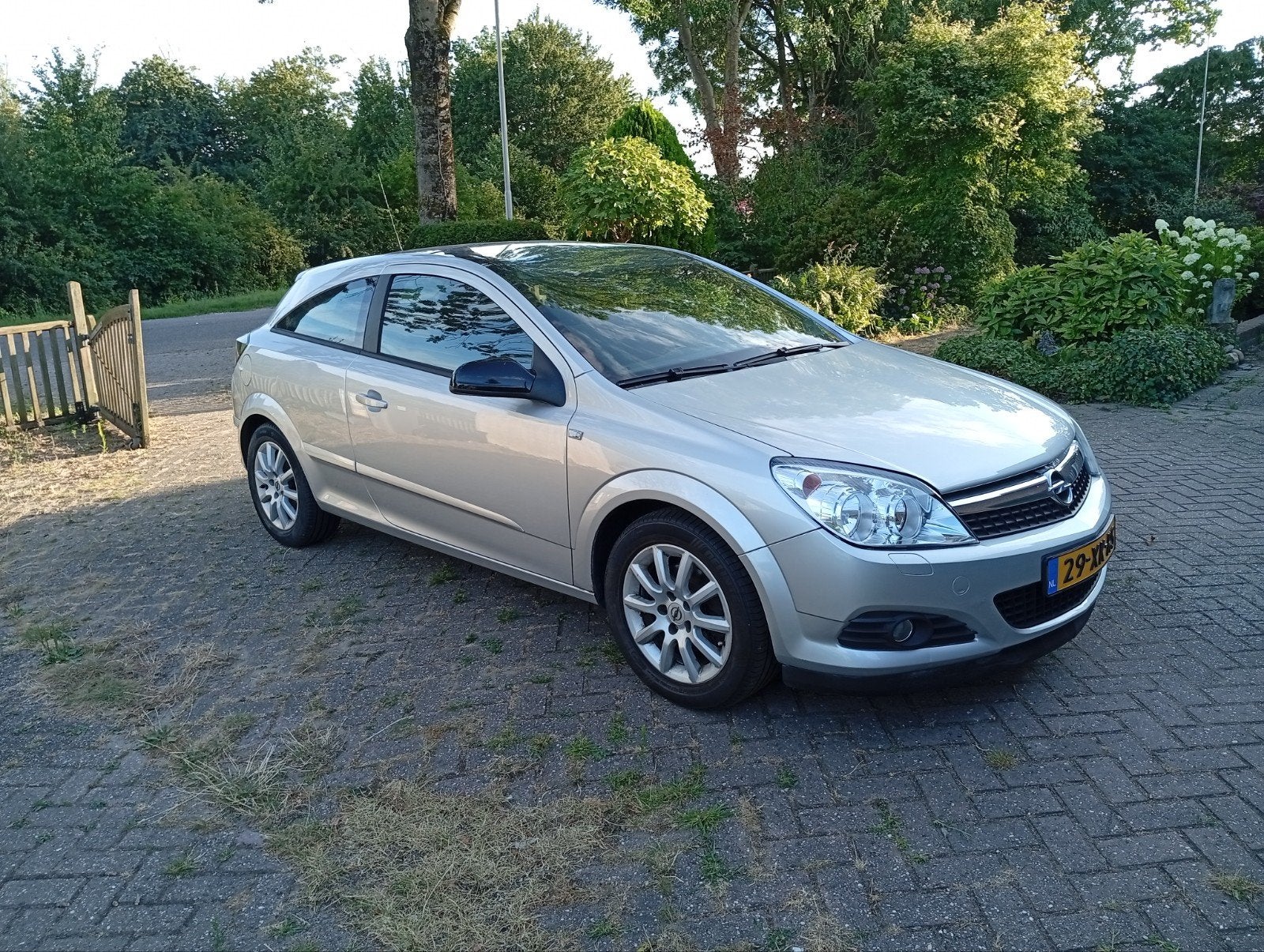 Opel Astra 1.6 16V GTC 85KW 2007 Grijs, Auto's, Voorwielaandrijving, 15 km/l, 625 kg, 4 cilinders