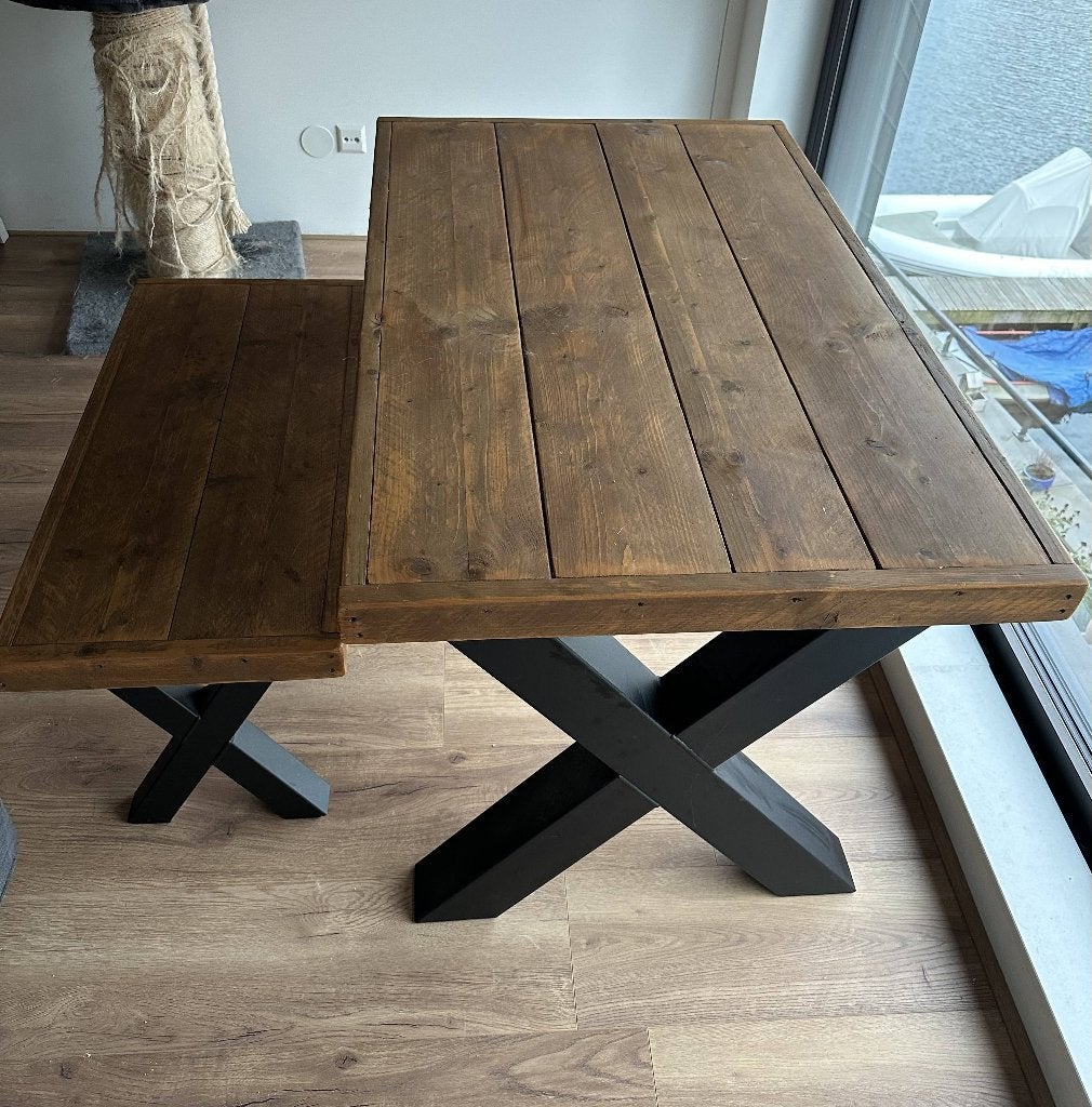 Houten eettafel met eetkamerbank | Industrieel | 130 cm, Overige houtsoorten, 100 tot 150 cm, Zo goed als nieuw, Vier personen