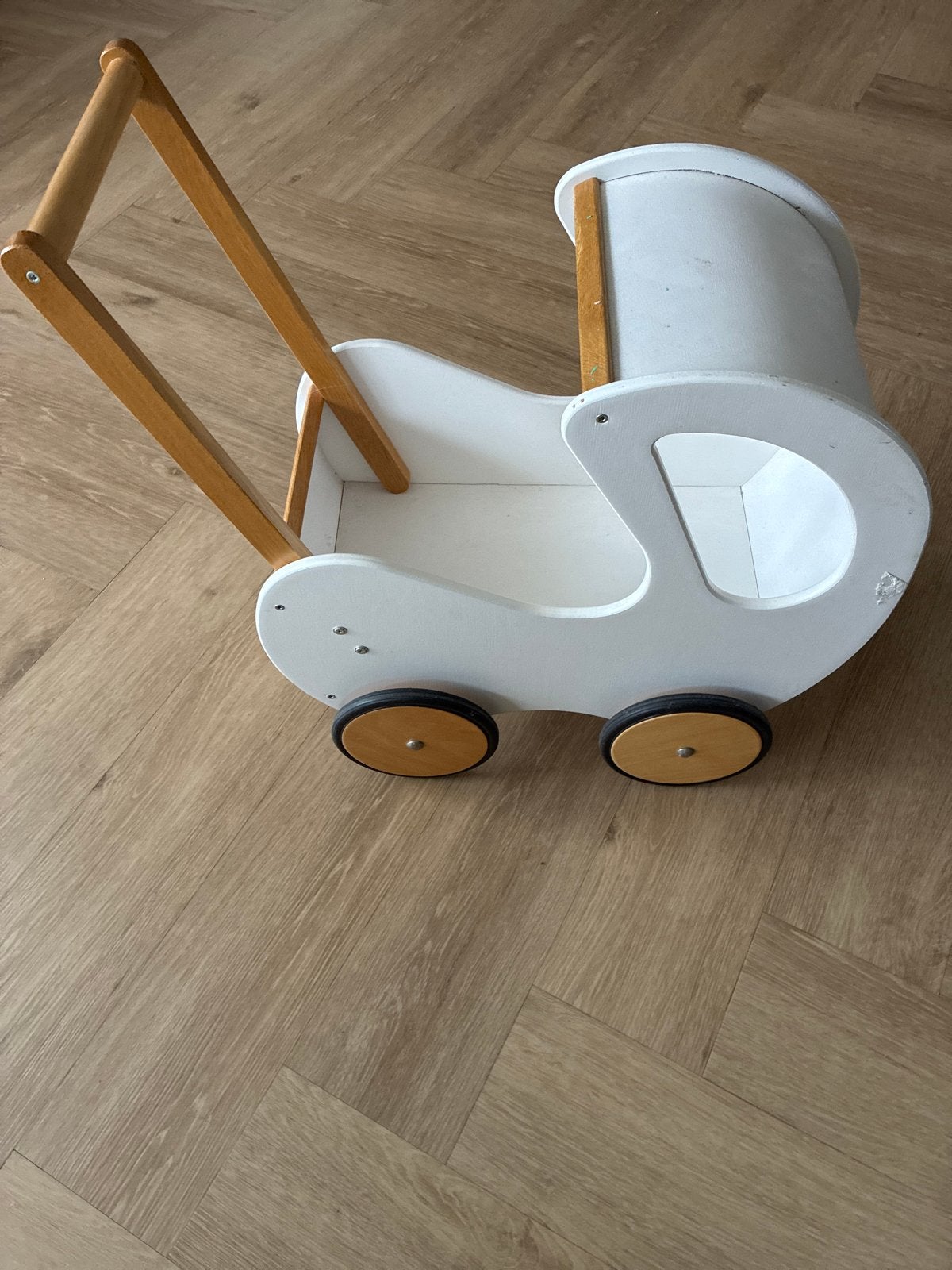 Houten poppenwagen - Wit met houten details, Kinderen en Baby's, Ophalen, Gebruikt, Rij- of Hobbelspeelgoed