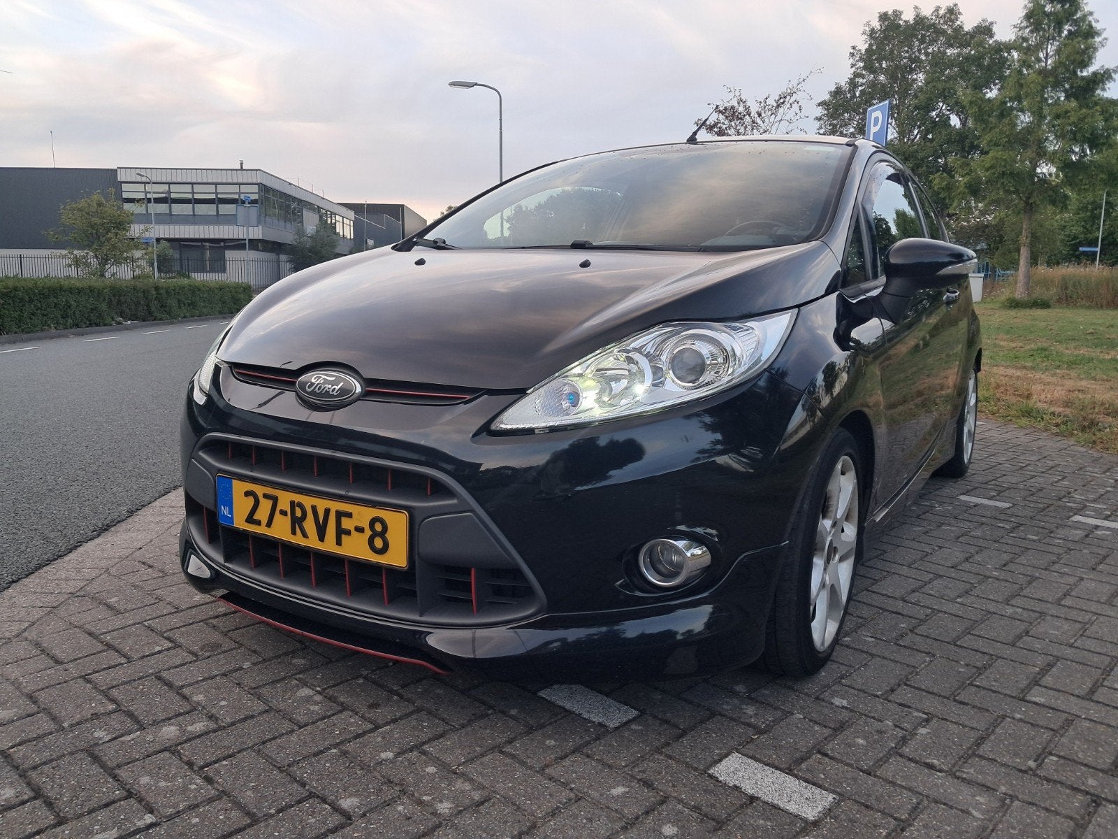 Ford Fiësta S 1.25 82 pk, Voorwielaandrijving, Stof, 4 cilinders, Zwart