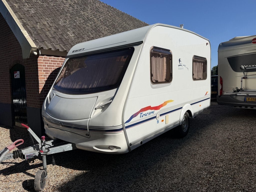 Swift toscane 390, Caravans en Kamperen, Caravans, Overige typen, Bedrijf, Treinzit, Swift