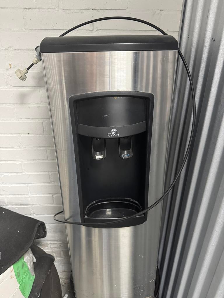 Koud en heet water apparaat, Ophalen, Gebruikt