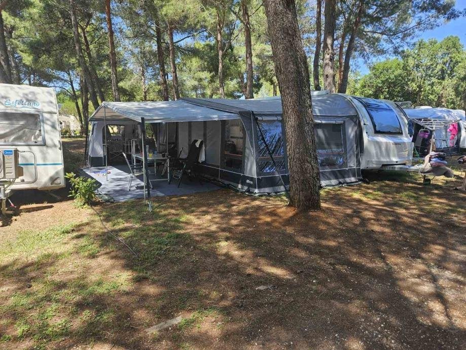 Adria Adora 673 PK – Complete familiecamping setup, Caravans en Kamperen, Caravans, Rondzit, Particulier, Adria, Meer dan 6