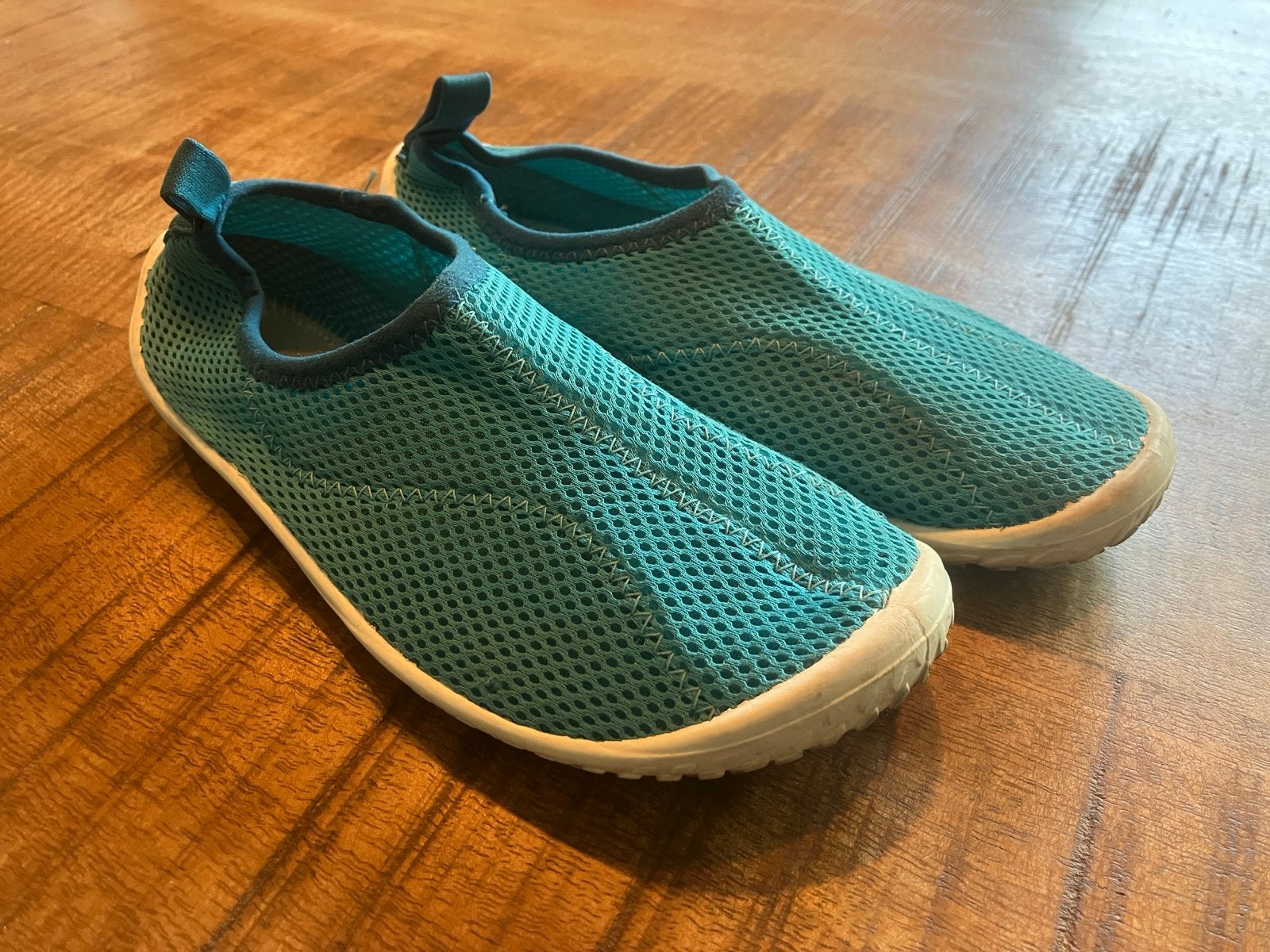 surfschoenen/waterschoenen maat 34-35, Watersport en Boten, Watersportkleding, Ophalen of Verzenden, Gebruikt, Kind, Zeil- of Surfschoenen