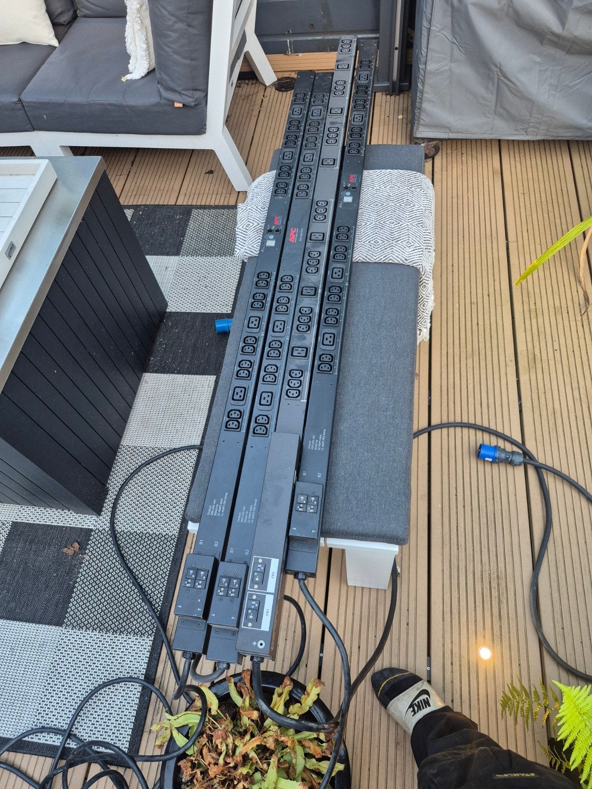 APC Basic rack PDU's, Computers en Software, Serverkasten, Ophalen, Gebruikt
