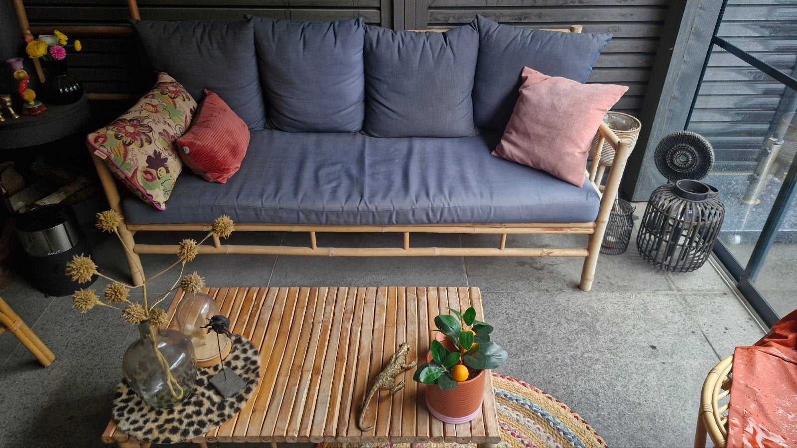 Bamboe/rotan bank incl.  kussens en gratis tafel, Ophalen, Gebruikt, Rotan
