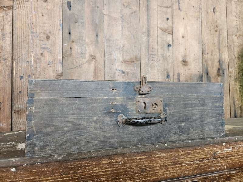 oude houten koffer ``WOONWINKEL RUSTIEK``, Antiek en Kunst, Curiosa en Brocante, Ophalen of Verzenden