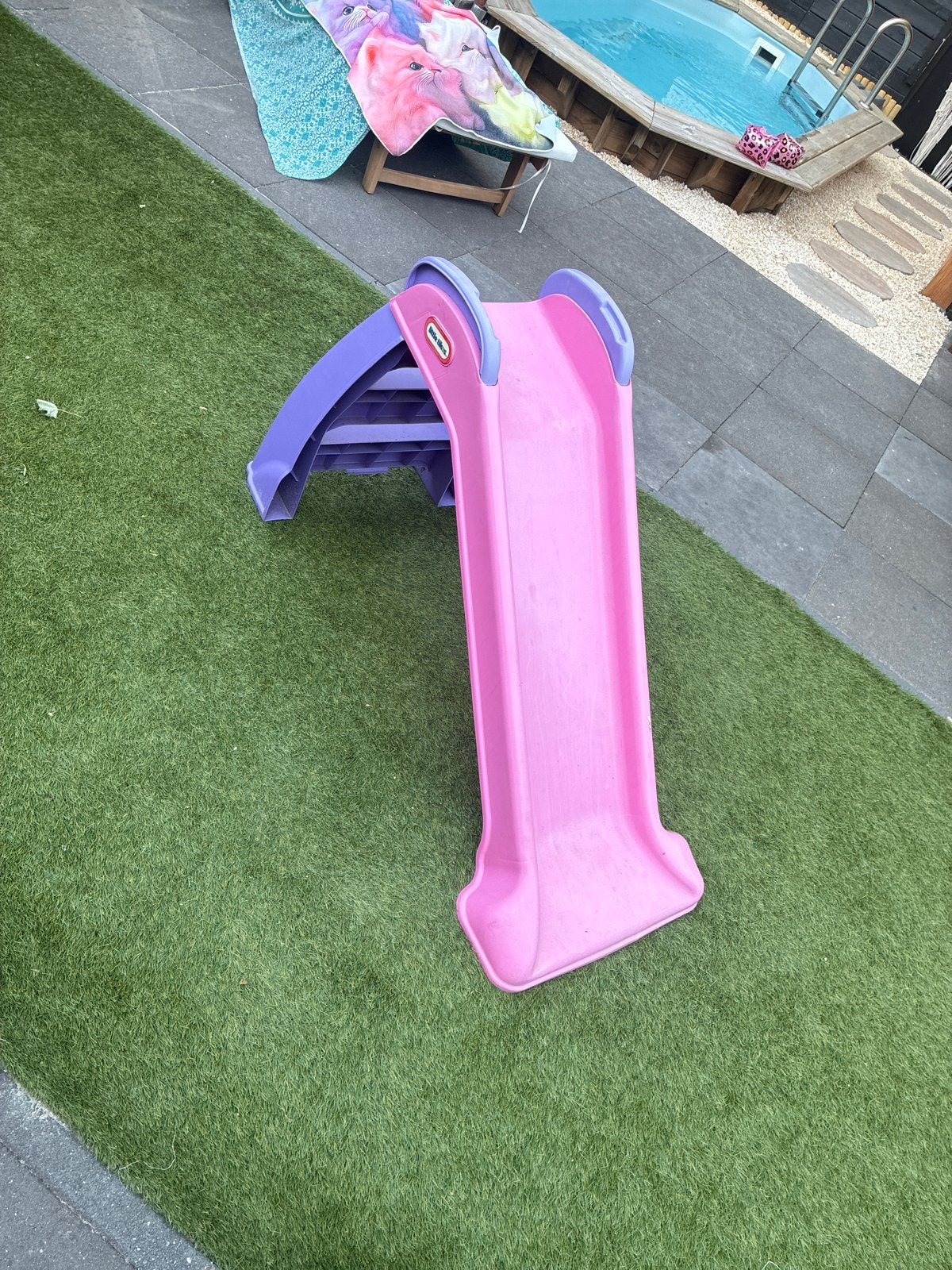 Roze/paarse kinderglijbaan, Kinderen en Baby's, Speelgoed | Buiten | Speeltoestellen, Ophalen, Gebruikt, Glijbaan