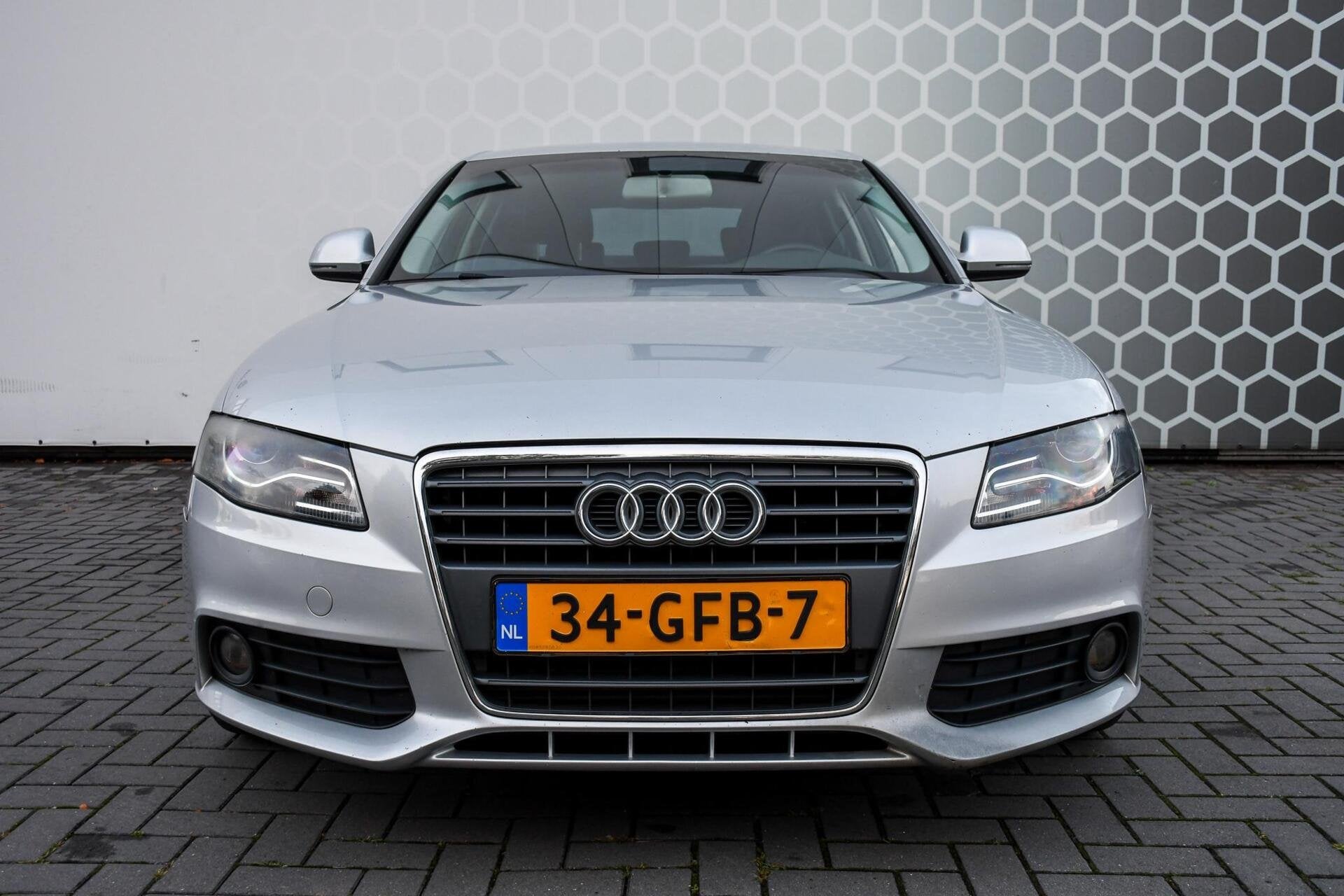 Audi A4 Limousine 1.8 TFSI Pro Line Business Leer Xenon Roto, Gebruikt, Zwart, 4 cilinders, 160 pk
