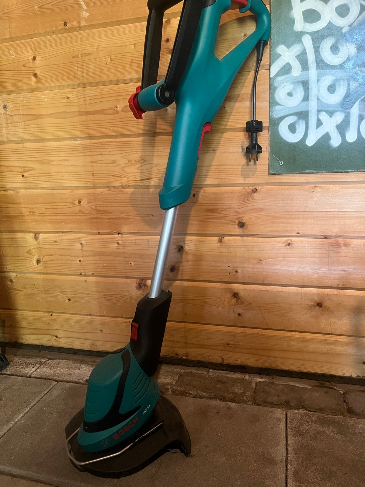 Bosch ART 24 elektrische grastrimmer, Ophalen, Cirkelmaaier, Elektrische grasmaaier, Zo goed als nieuw